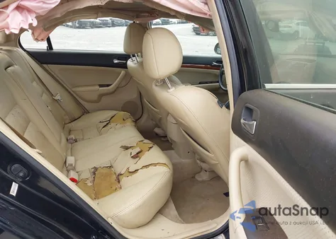 2008 Acura Tsx z USA, uszkodzony, nr VIN JH4CL968X8C019184